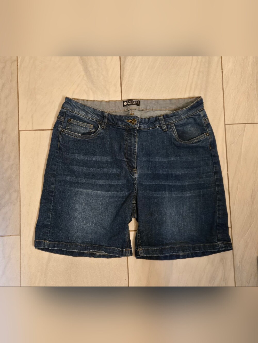 Avenue Denim Jean Shorts Size 12